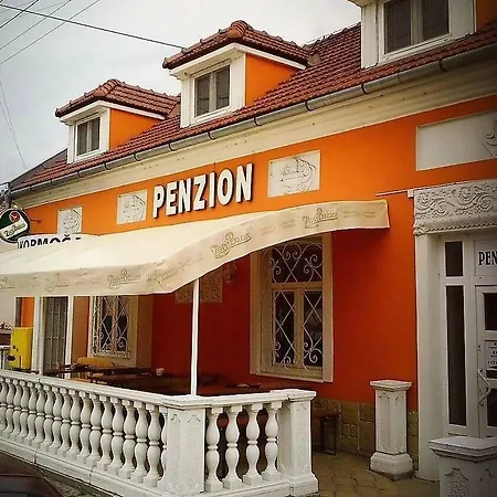 Kormos Penzión pre hostí Sturovo